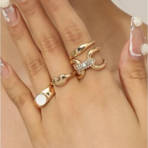 💎💞Gold Chunky Ring Set! - Picture 1 of 6